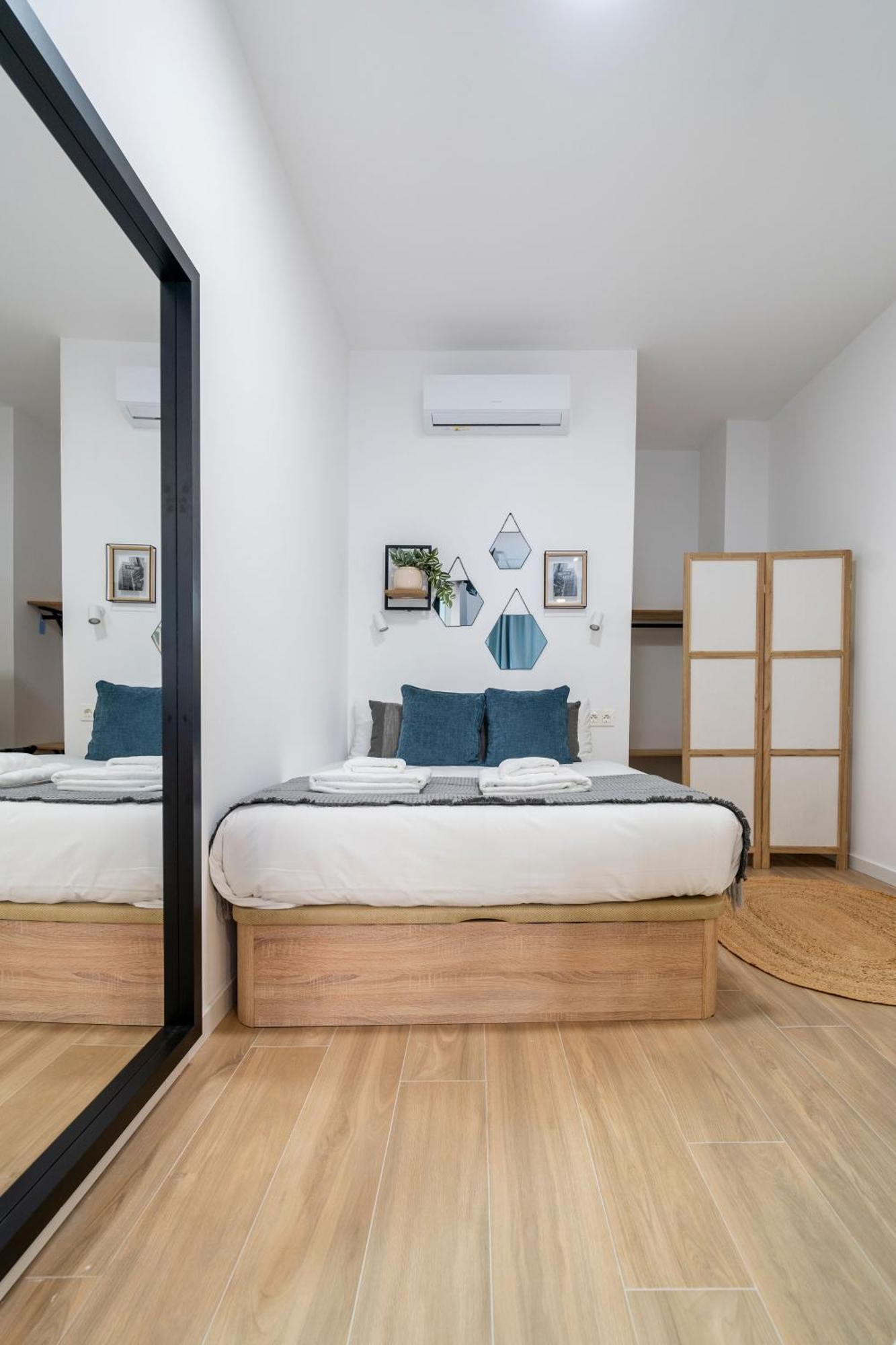 Vlc Host - Ausias March Apartment Valencia Exterior photo